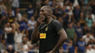  尤文图斯防线送礼不断遭弱旅逼平丢榜首  