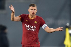  罗马德比战平握手言和  