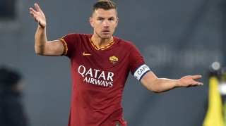  罗马德比战平握手言和  