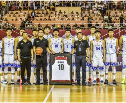  昂热主场气势如虹，四万球迷见证大胜时刻